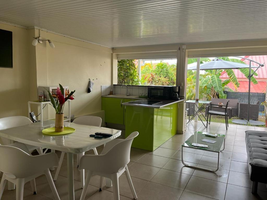 Agreable Appartement En Rez-De-Jardin A 450M De La Mer Sainte-Anne Exterior foto